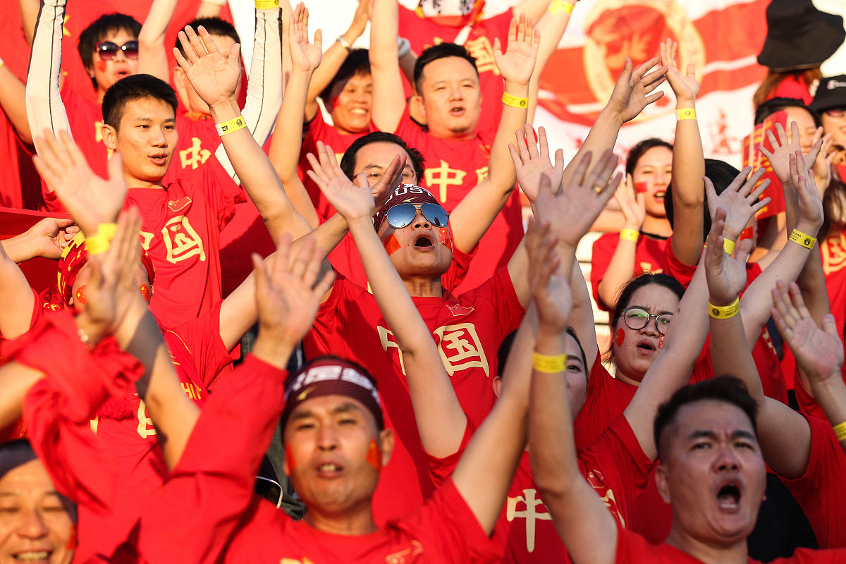 体育精神的力量在足球比赛中闪耀 体育精神的力量在足球比赛中闪耀