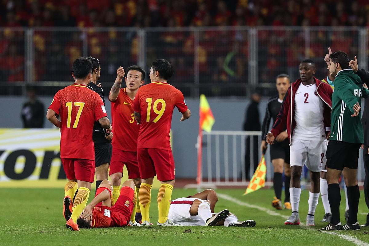 国内足球赛事惊险万分,场面紧张刺激(中国足球经典比赛) 国内足球赛事惊险万分,场面紧张刺激(中国足球经典比赛)