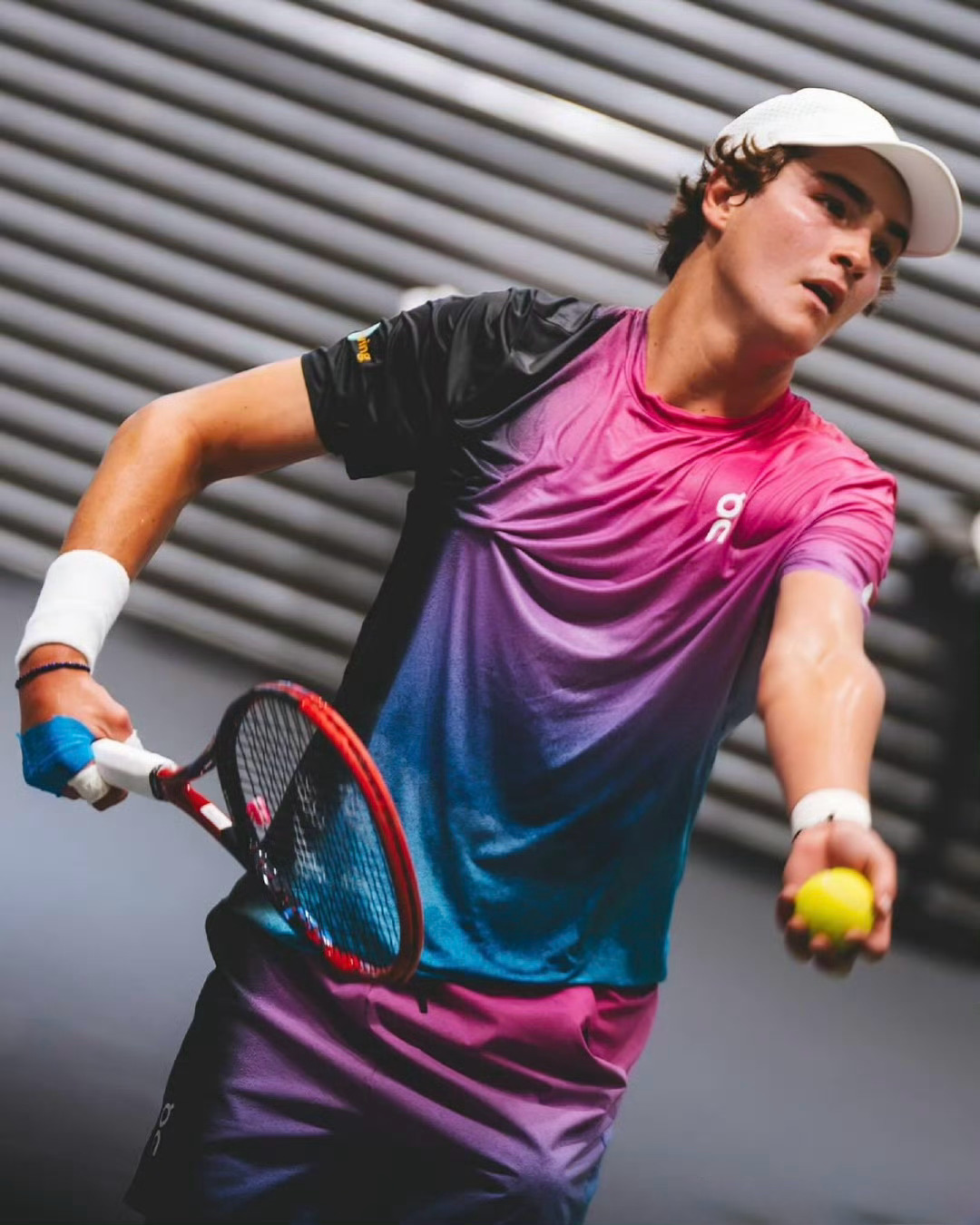 开云官网-里昂青训球员崭露头角，为球队注入新活力(里昂球队球员名单)