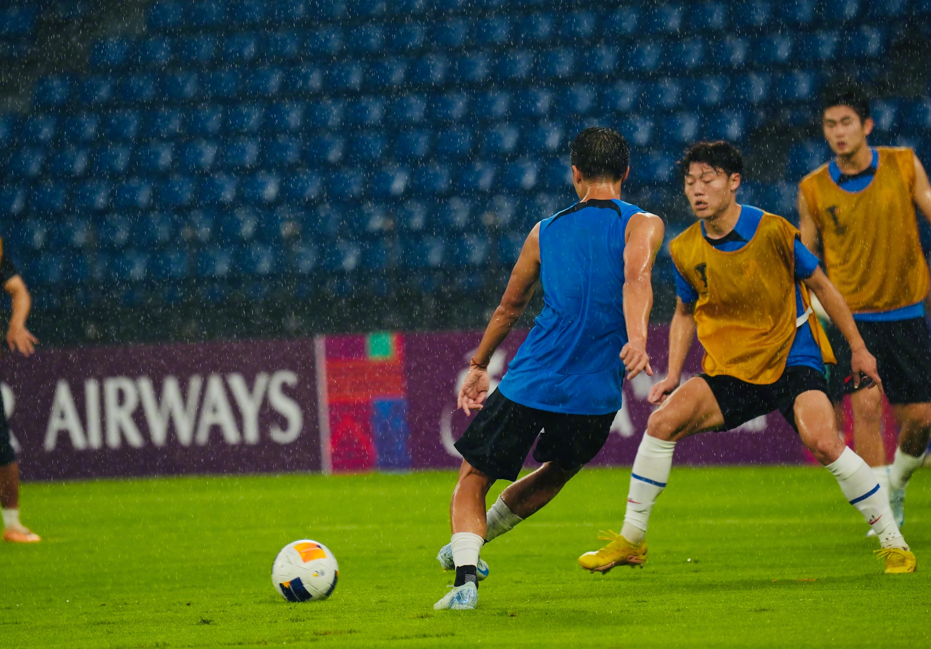 开云在线-亚眠球员斩获制胜球，帮助球队获胜