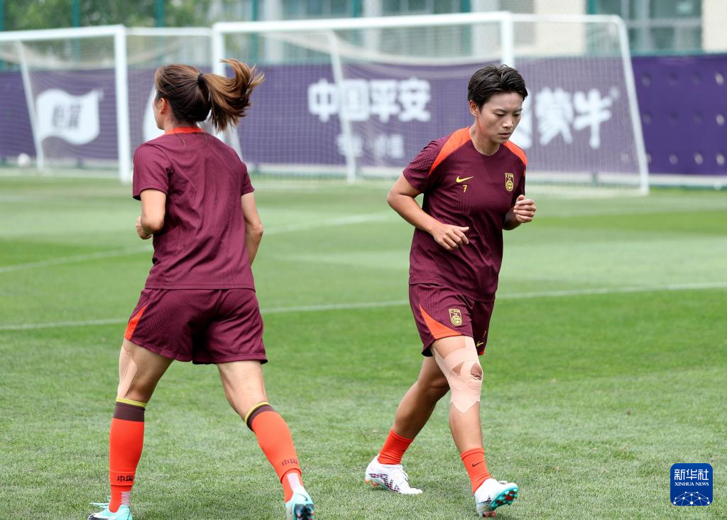 开云在线-女足比赛明星球员出席公益活动，传递爱心正能量的简单介绍